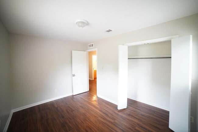 Building Photo - 1329 Blossom Cir