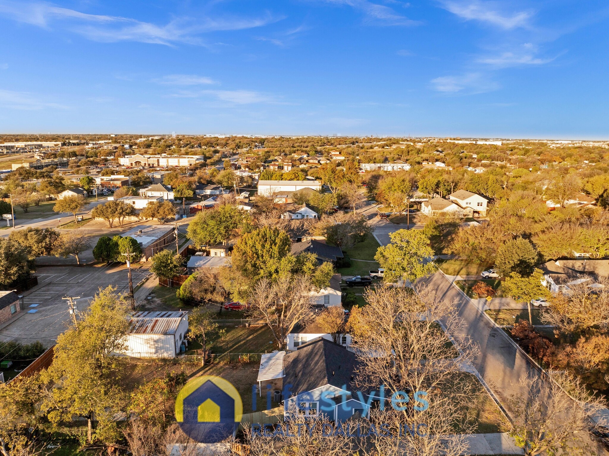 Building Photo - 717 Bonham St