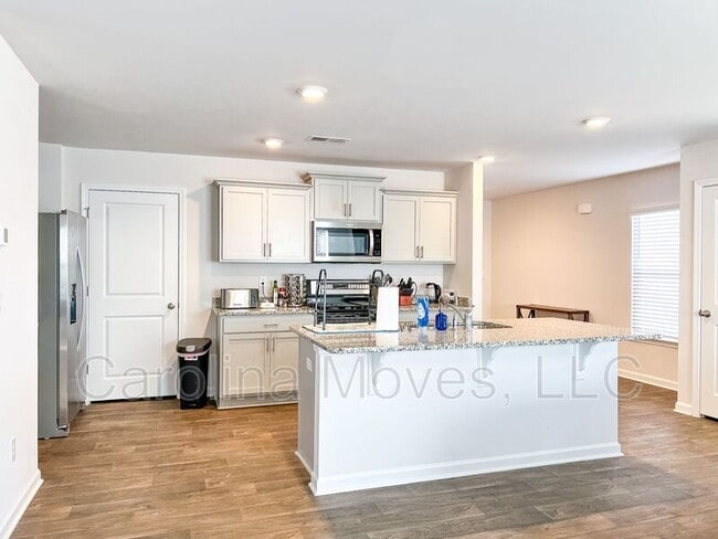 Building Photo - 1521 Rosegarth Ln