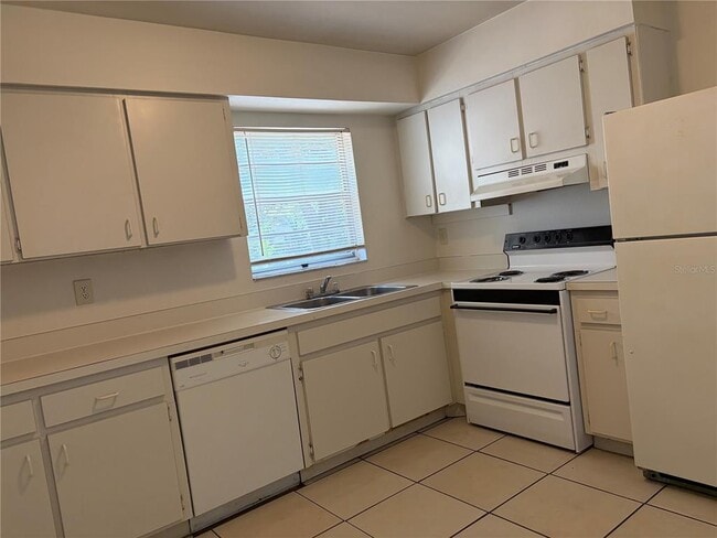 Building Photo - 182 Margie St