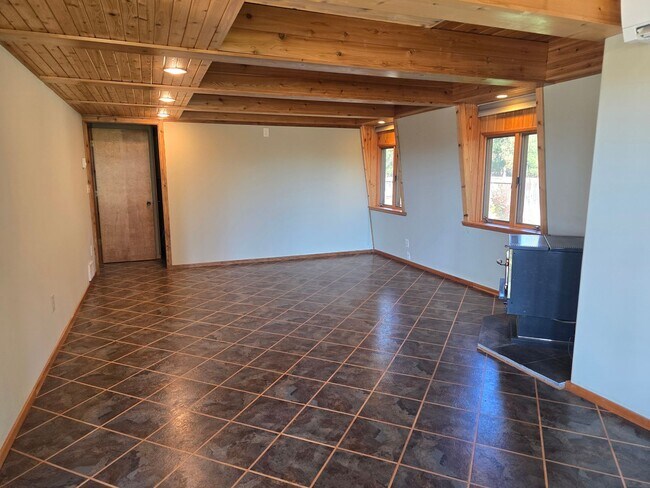 Building Photo - Live in Beautiful Tollgate and Minutes fro...