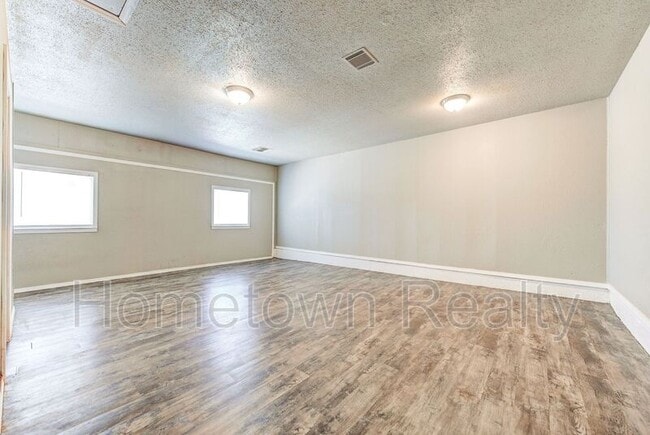 Building Photo - 5216 Creekwood Terrace