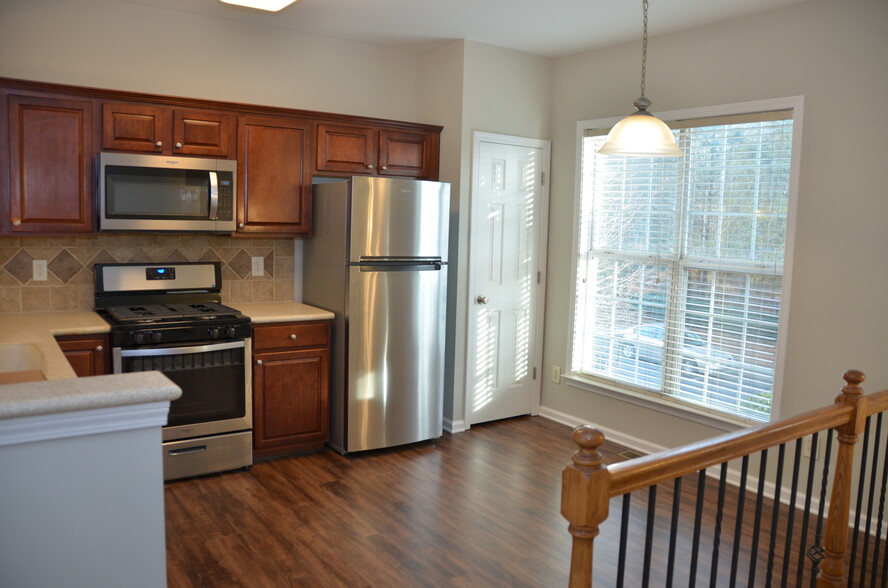 Kitchen with Breakfast area and Large Pantry - 1303 Greychurch Way