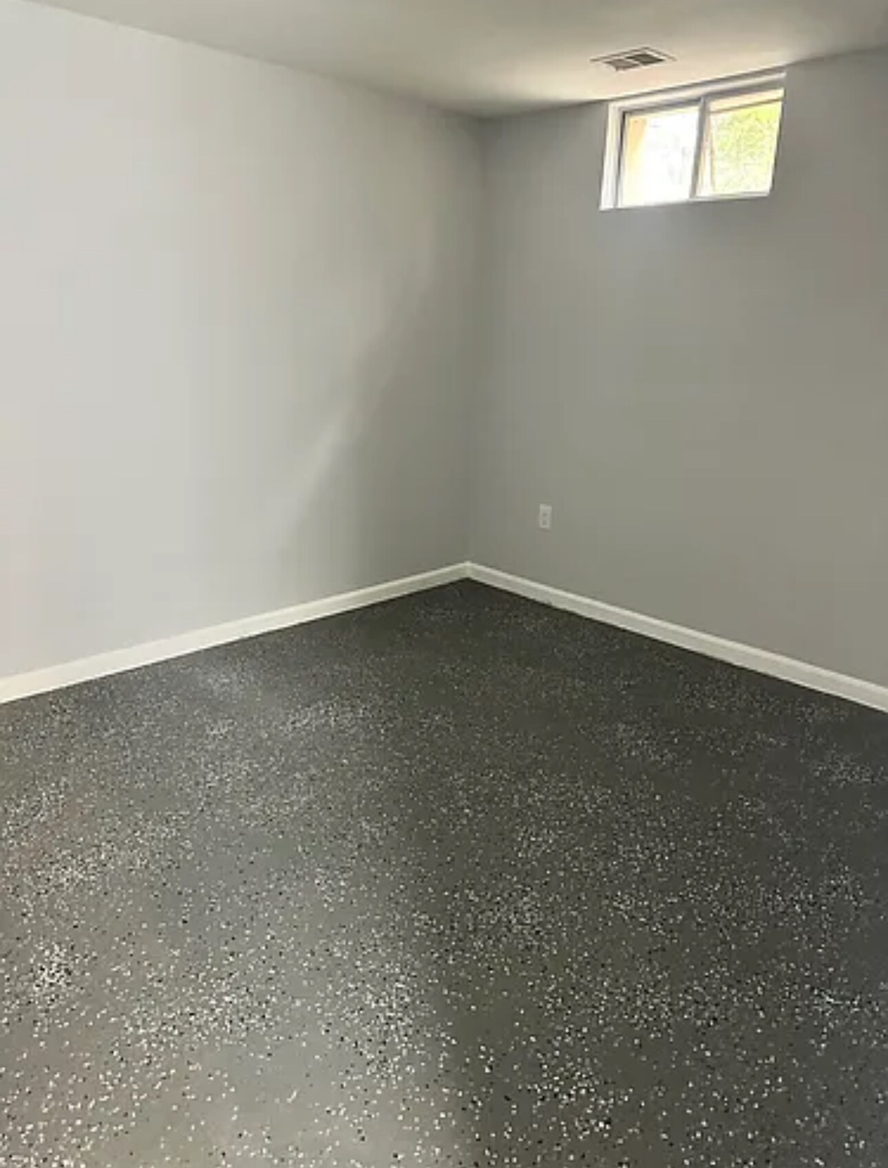 basement bedroom - 3034 Hickory Grove Ct