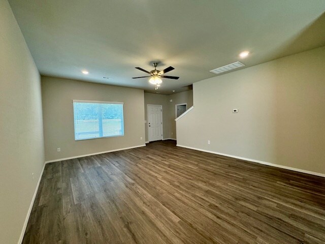 Building Photo - 3079 E Saline Aly