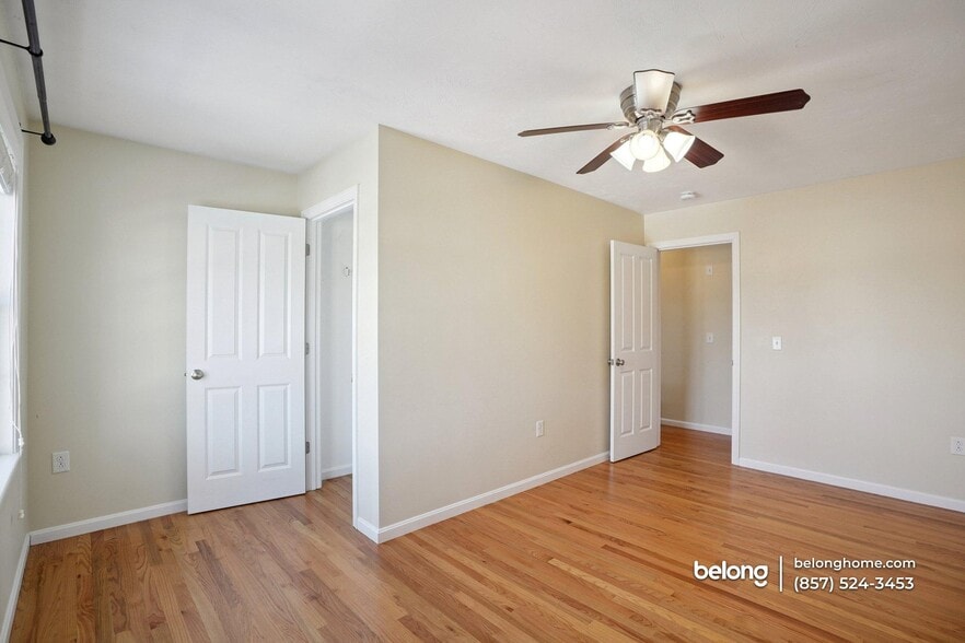 Building Photo - 127 Centre St