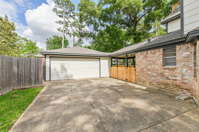 Building Photo - 12910 Ivyforest Dr