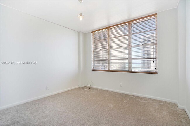 Building Photo - 5700 Collins Ave