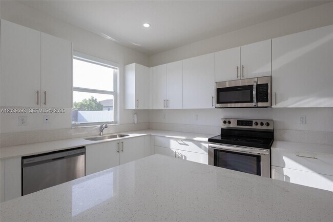 Building Photo - 29071 SW 171st Ave
