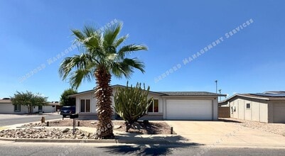 Building Photo - REMODELED 4 BEDROOM HOME WITH HUGE YARD, C...