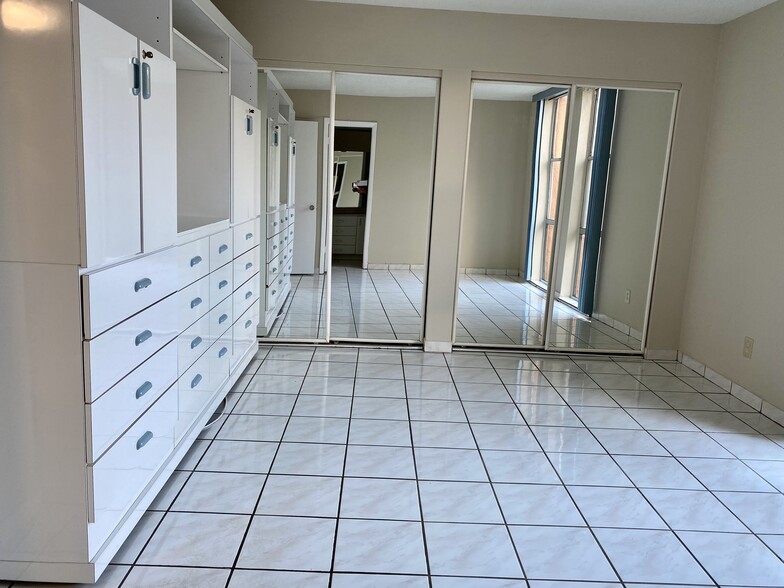 master - 1750 W 46th St