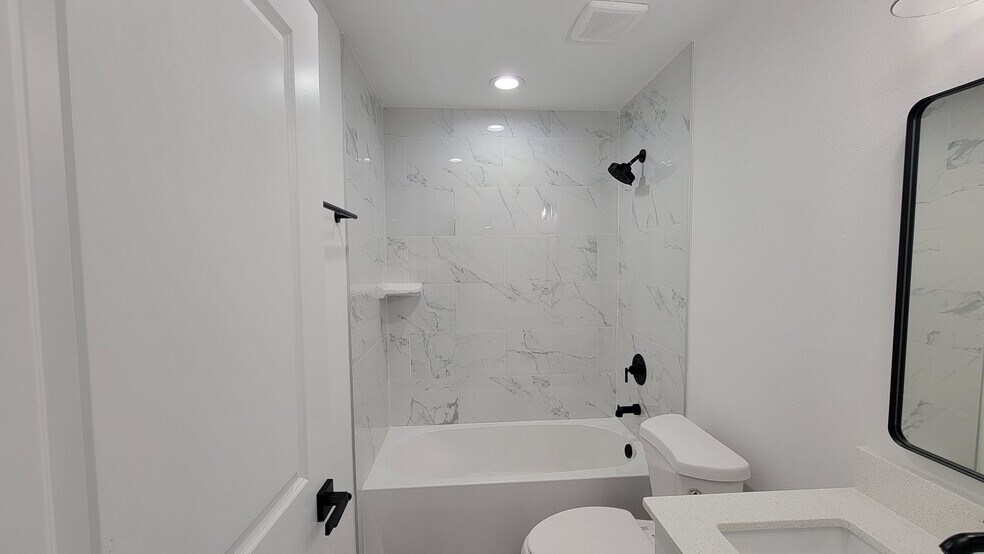 Building Photo - 20422 Dial Ave