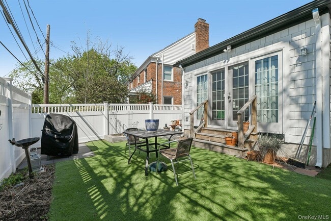 Building Photo - 21 Bayview Ct