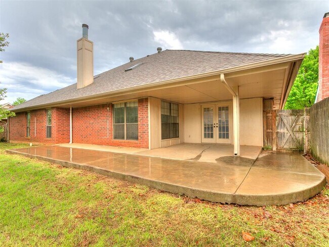 Building Photo - 1117 NW 198th St