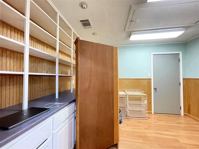 Building Photo - 5912 Avery Island Ave