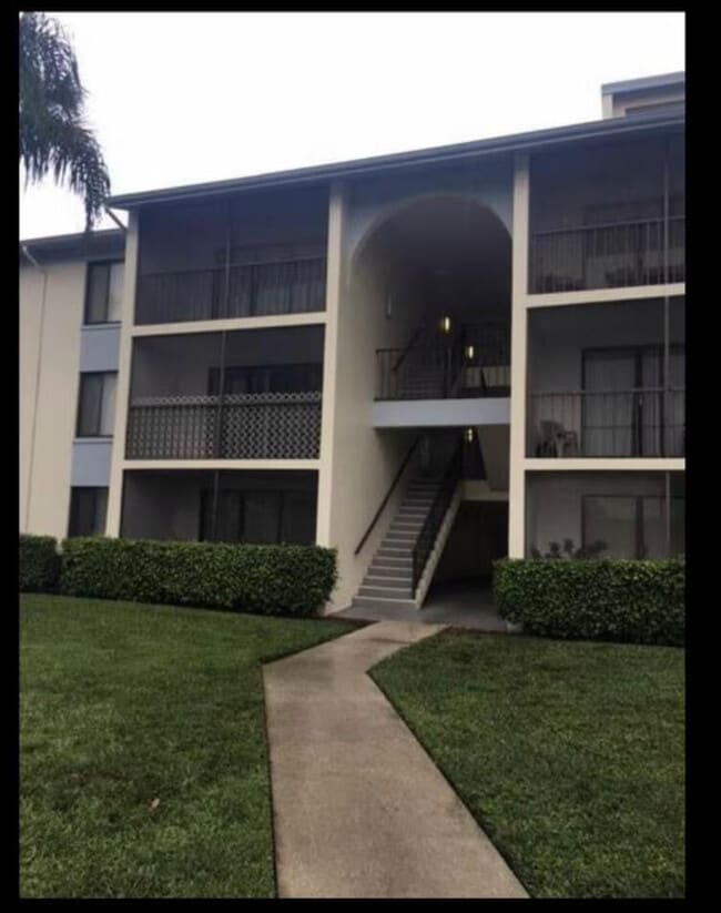 Building Photo - 1105 Green Pine Blvd
