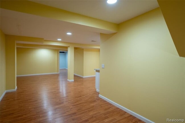 Building Photo - 41063 Millbrook Dr