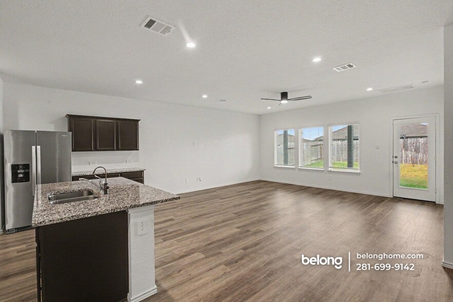 Building Photo - 21427 Hawthorne Pr Dr