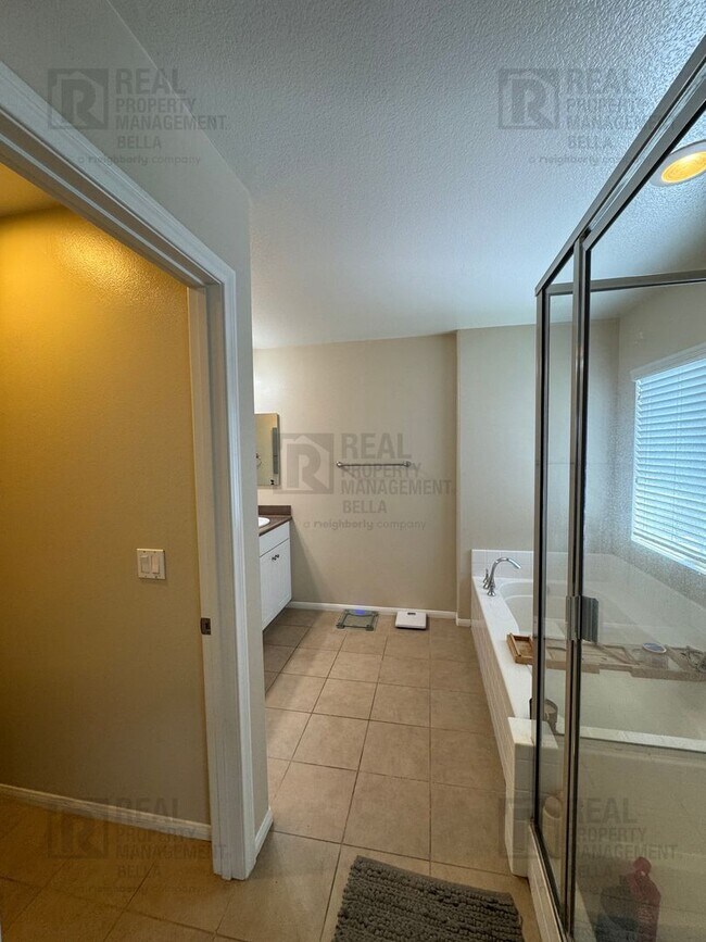 Building Photo - Resort-Style Living in Spencer’s Crossing ...