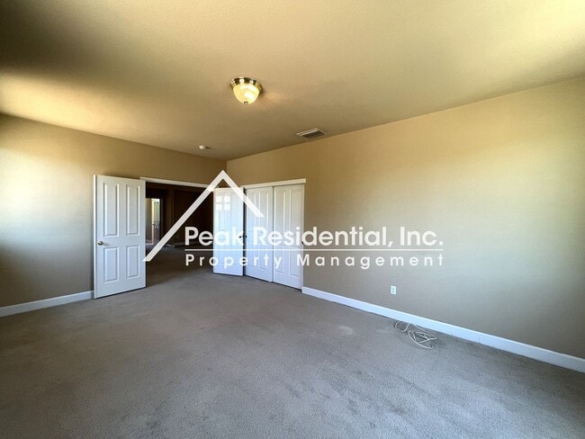 Building Photo - Spacious Anatolia 6bd/3.5ba Home with 5 Car Garage