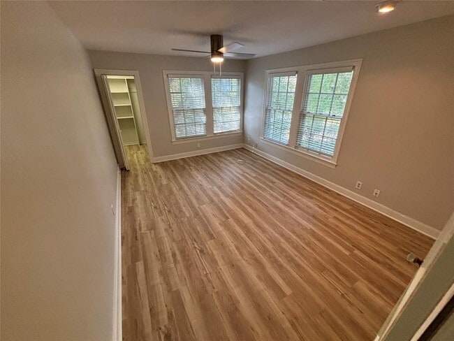 Building Photo - 807 Bouldin Ave