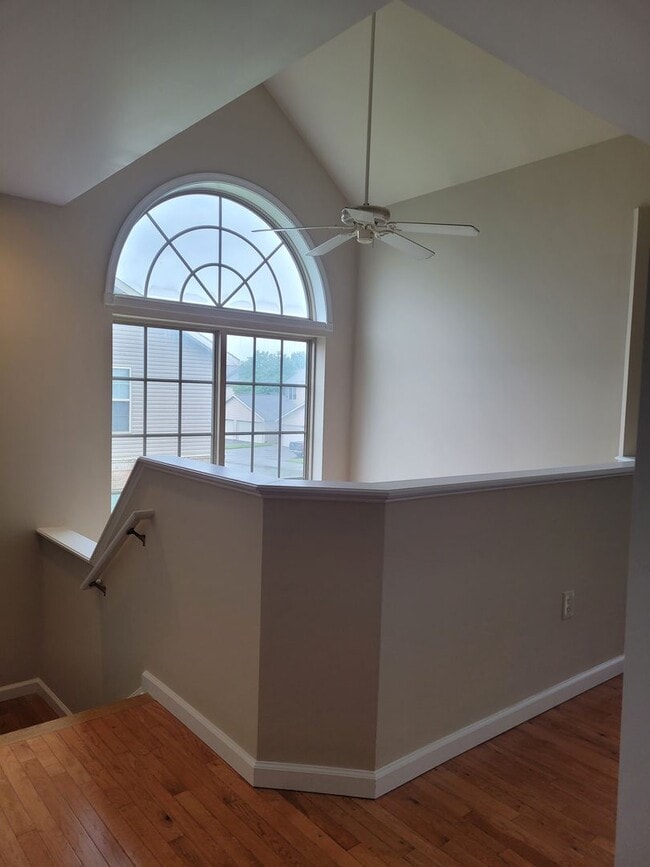 Building Photo - 2029 Powell Dr