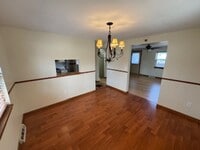 Building Photo - Charming 2BD/1BA Townhome in Burlington’s New North End