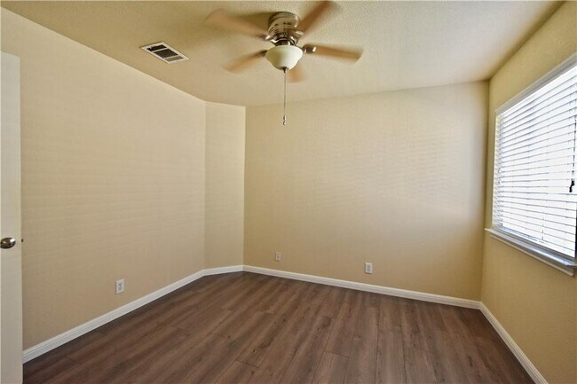 Building Photo - 1807 Slate Creek Dr