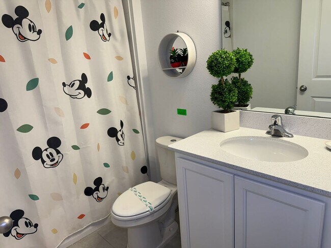 Building Photo - 3 Bed 2,5 Bath Townhouse Davenport