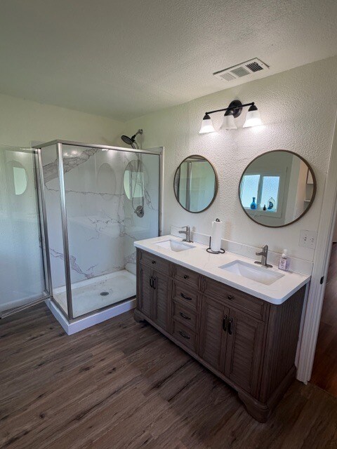 Building Photo - 10861 Live Oak Rd