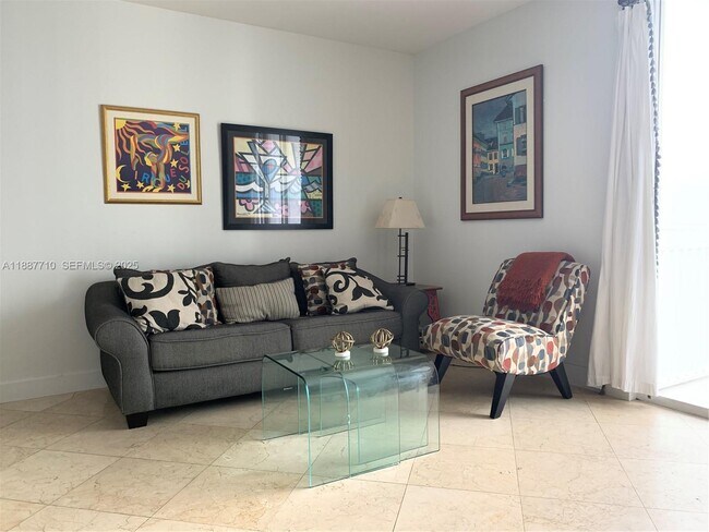 Building Photo - 185 SE 14th Terrace