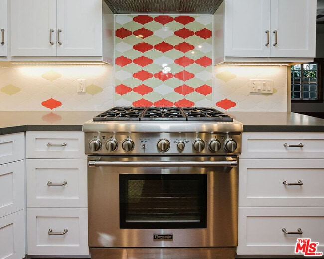 Building Photo - 13239 Addison St