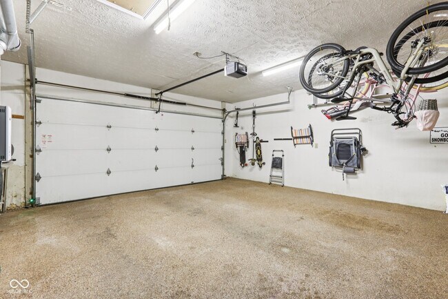 Building Photo - 521 Thornberry Dr