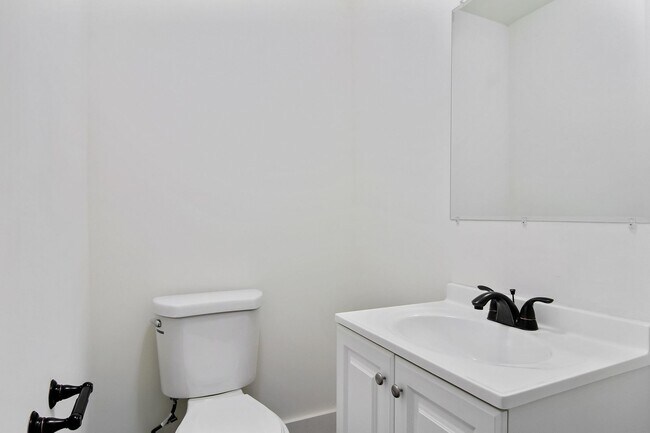 Building Photo - Coming Soon! Inviting 3 Bedroom, 1.5 Bathr...