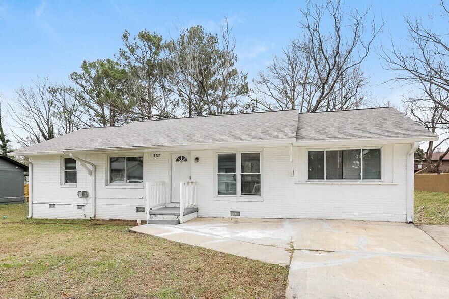 Primary Photo - 8721 W Bourne Dr