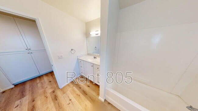 Building Photo - 4830 Terrace Ave