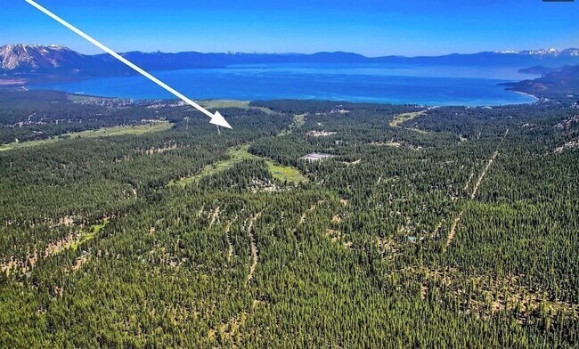 Building Photo - *LONG TERM RENTAL*