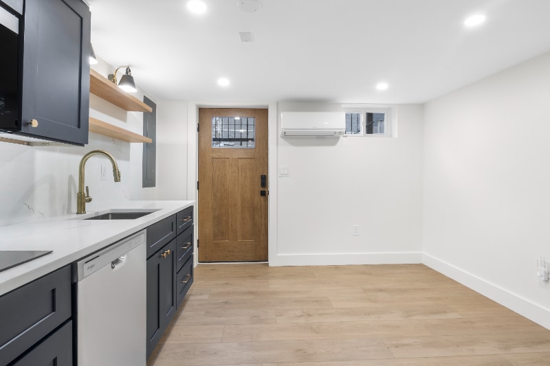 Building Photo - 5703 Fenwick Dr