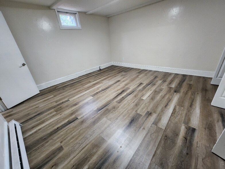 Building Photo - 905 Southwest Ave