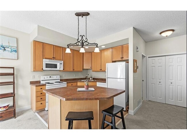 Building Photo - 2145 Old School Rd