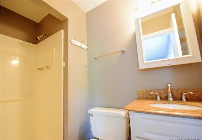 Building Photo - 211 Livermore Dr