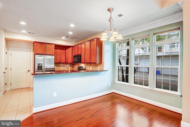 Building Photo - 13526 Waterford Hills Boulevard