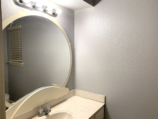 Building Photo - 12242 W Village Dr