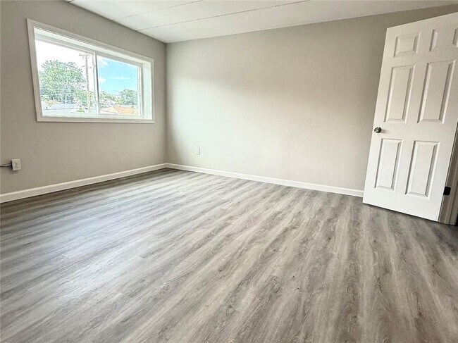 Building Photo - 83 Power Rd