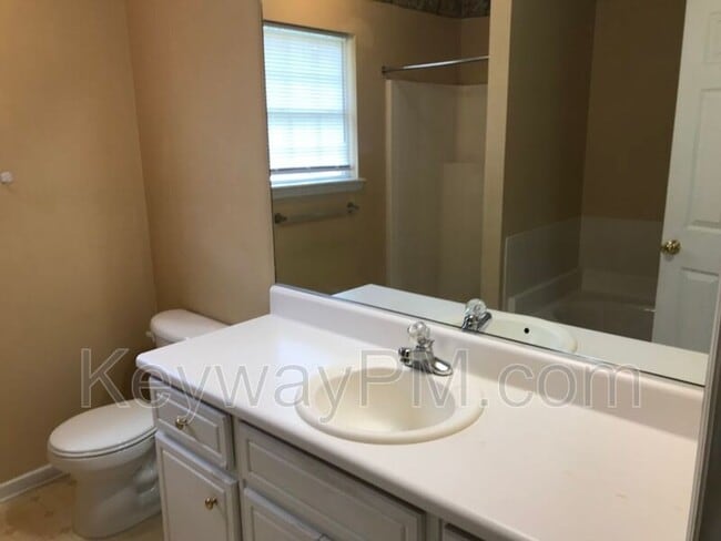 Building Photo - 1017 Caddenwoods Dr