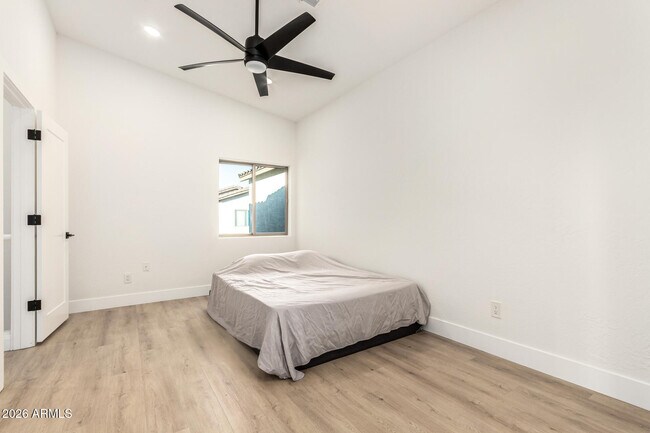 Building Photo - 3034 N 39th St