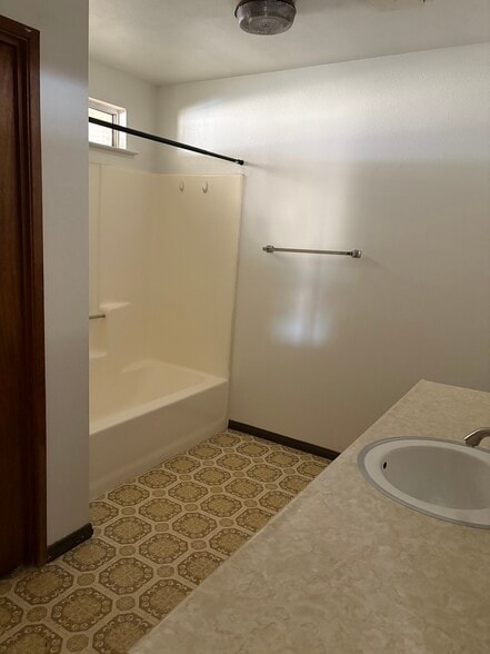 Building Photo - 21225 Campo Ct