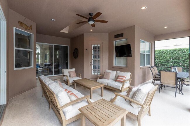 Building Photo - 1084 Shadowmoss Cir