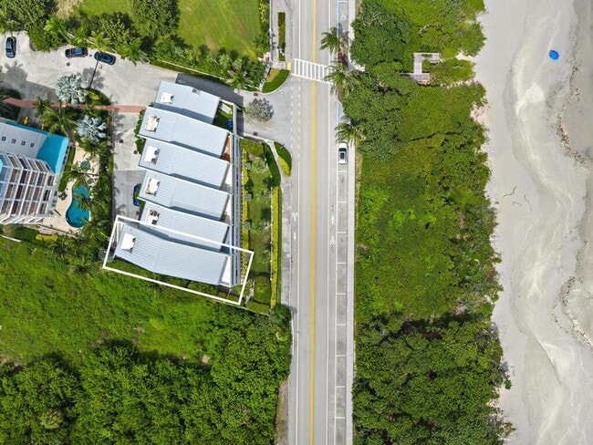 Building Photo - 2050 Jimmy Buffett Mem Hwy