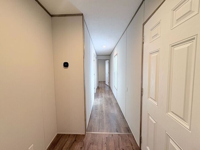 Building Photo - 10610 State Rte 762